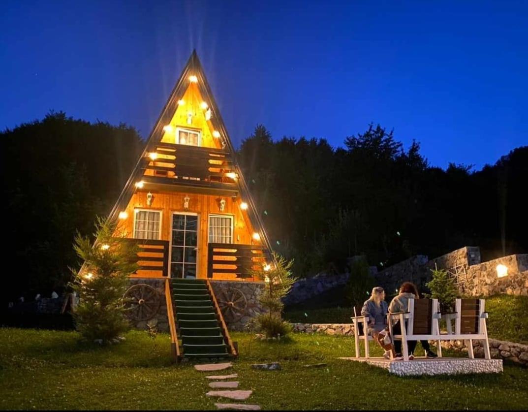 Lodge Vilat Pllumaj Gropat e Selces