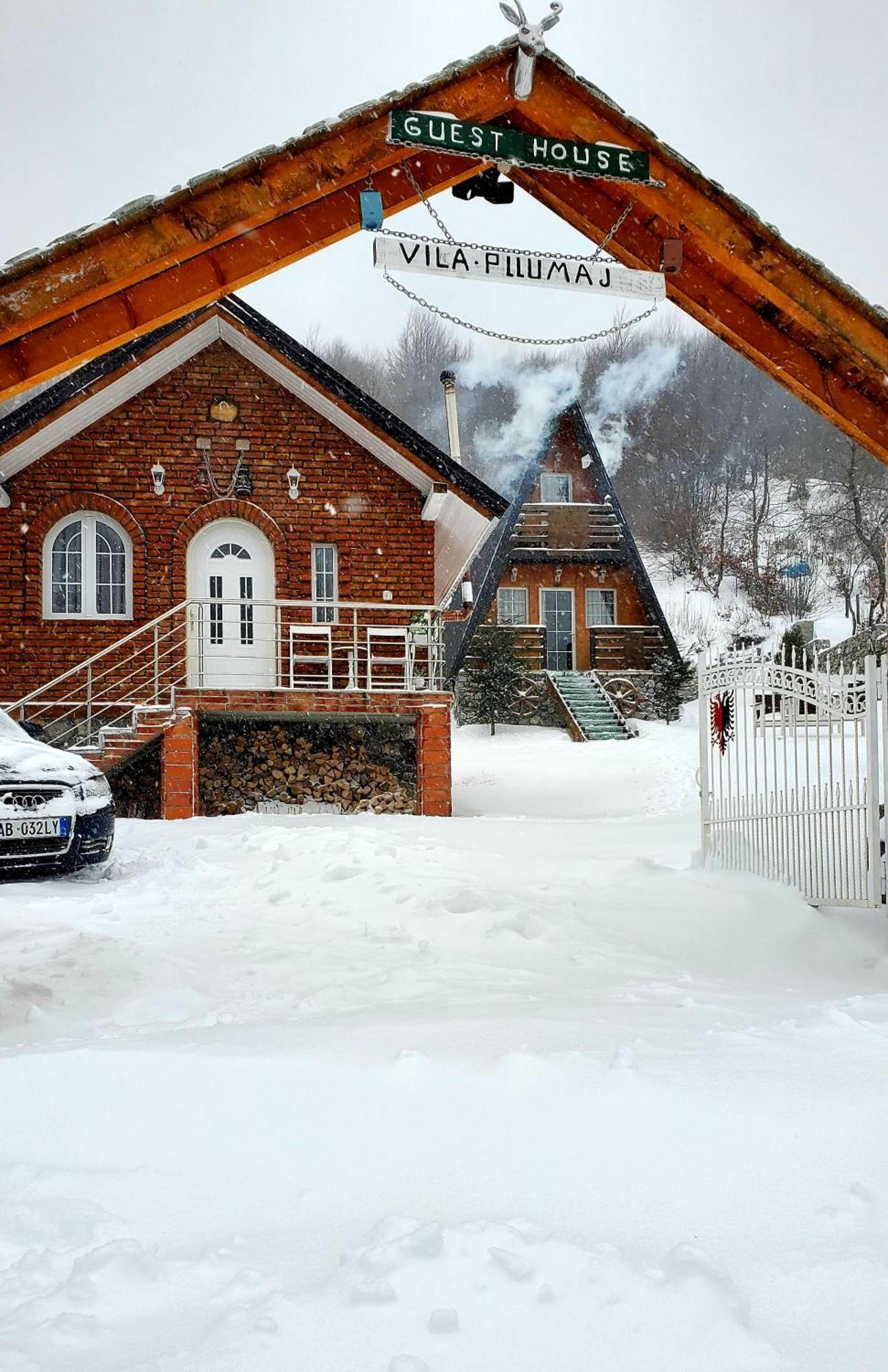 Lodge Vilat Pllumaj *