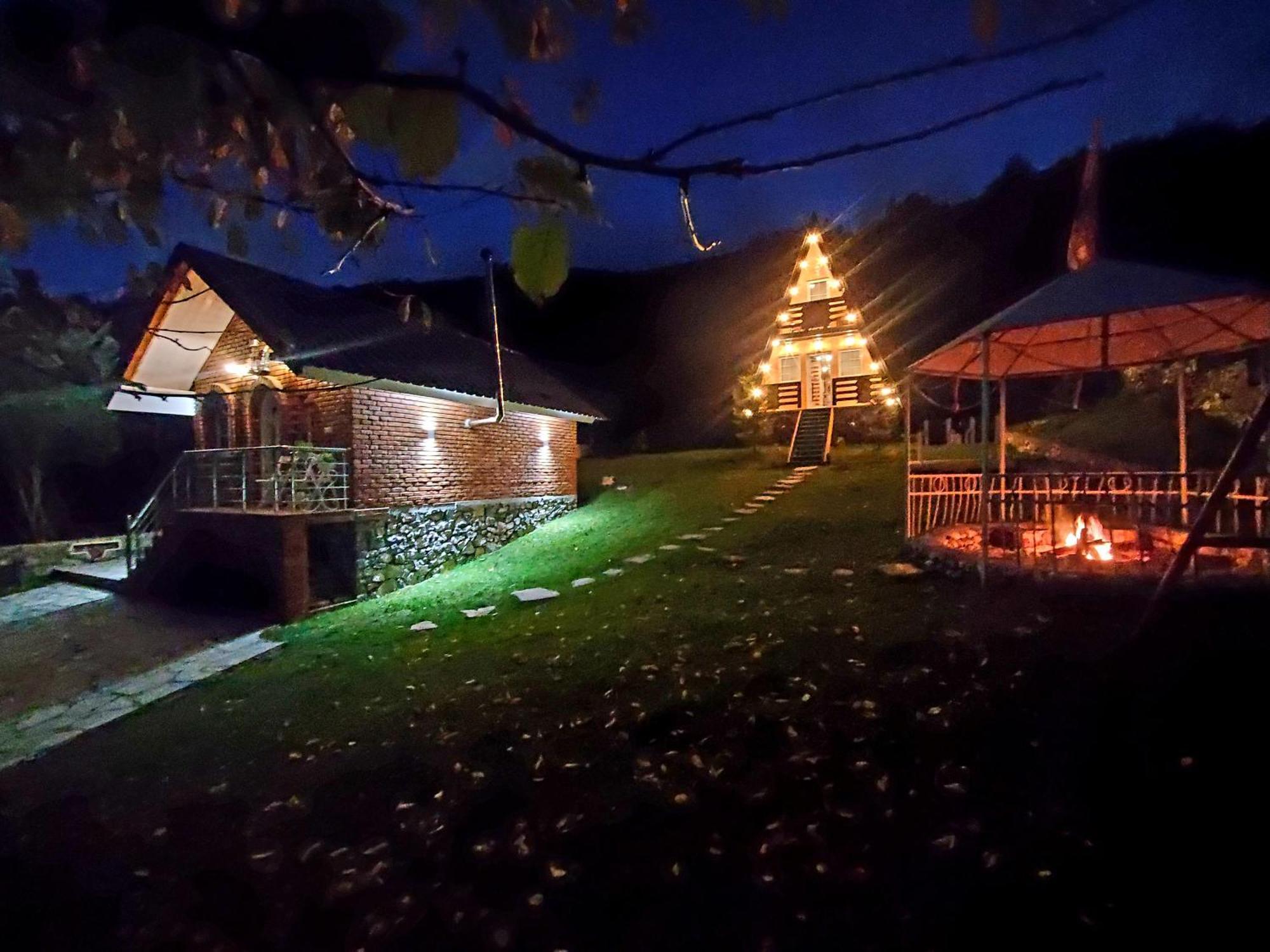 Lodge Vilat Pllumaj *