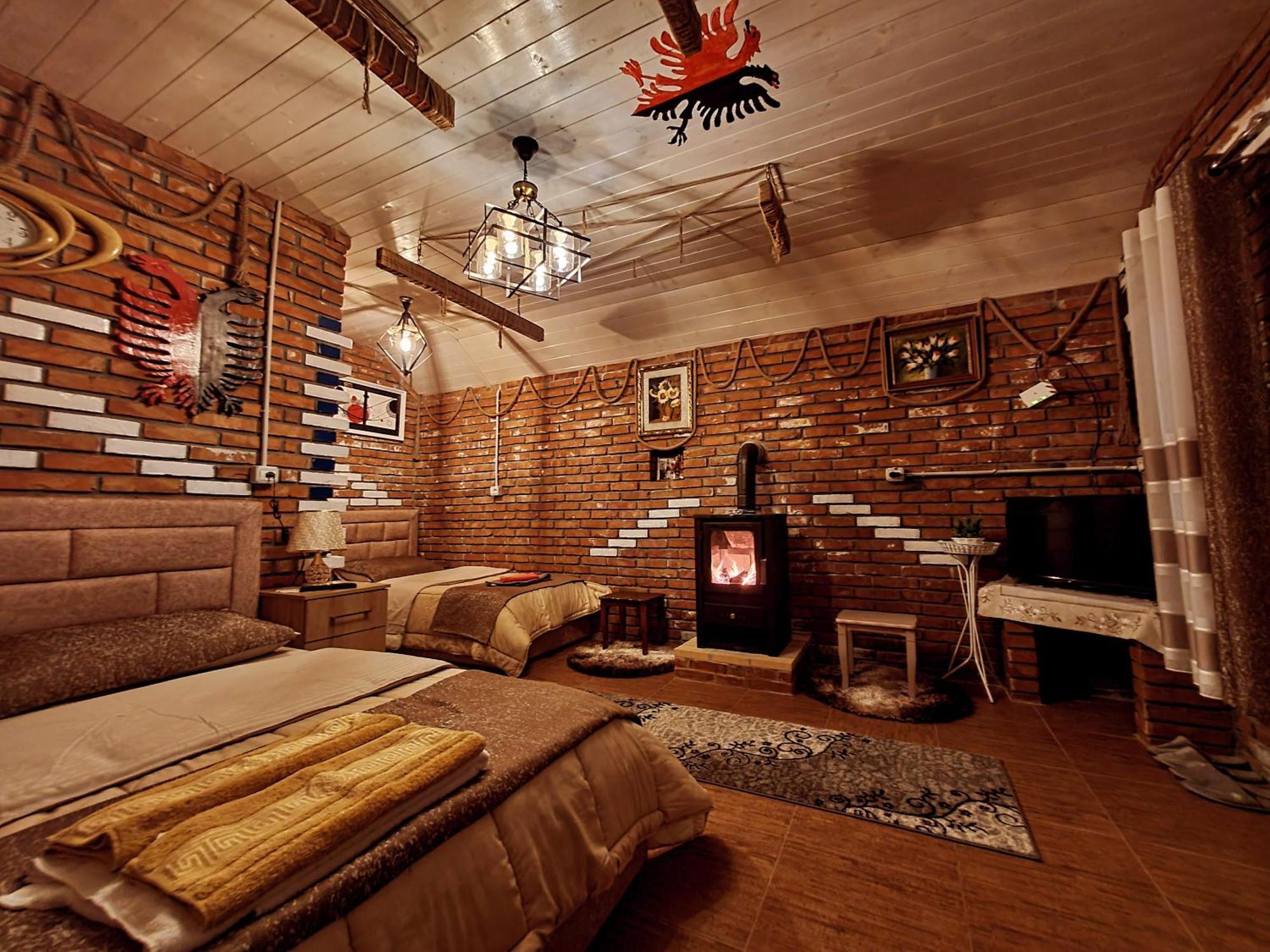 Lodge Vilat Pllumaj Gropat e Selces