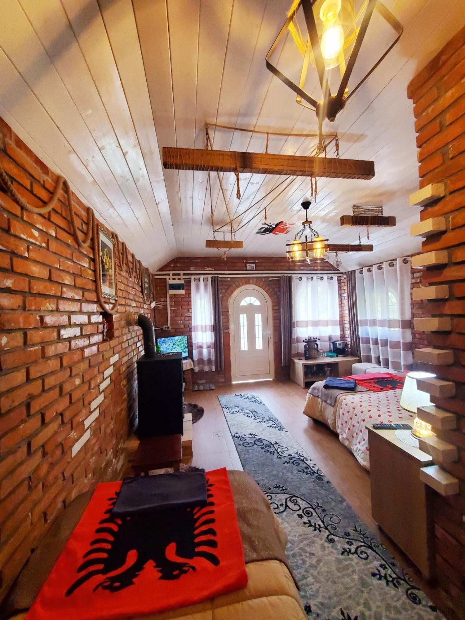 Vilat Pllumaj Lodge