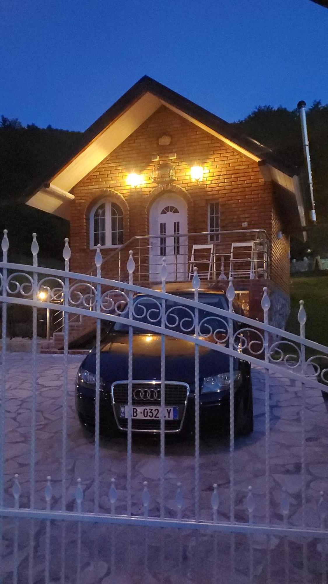 Lodge Vilat Pllumaj *
