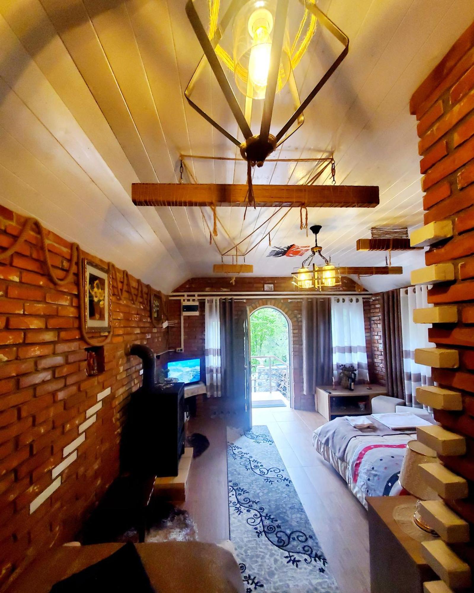Vilat Pllumaj Lodge Gropat e Selces