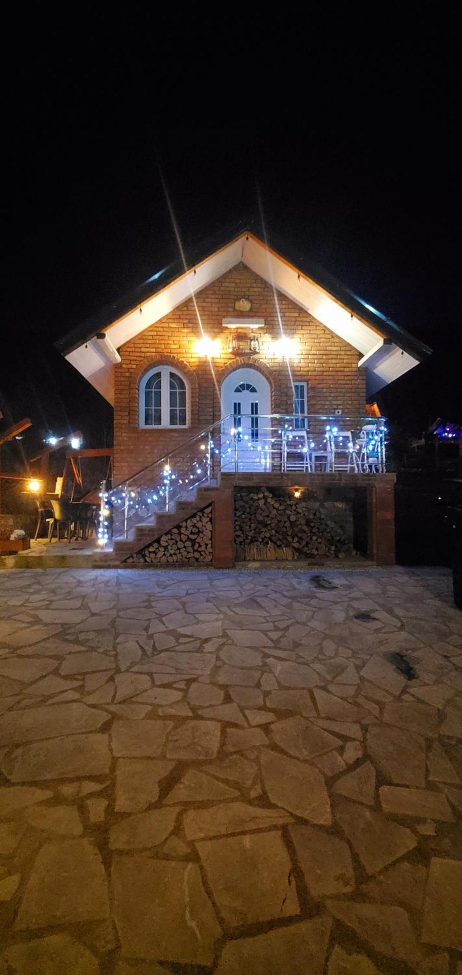 Lodge Vilat Pllumaj