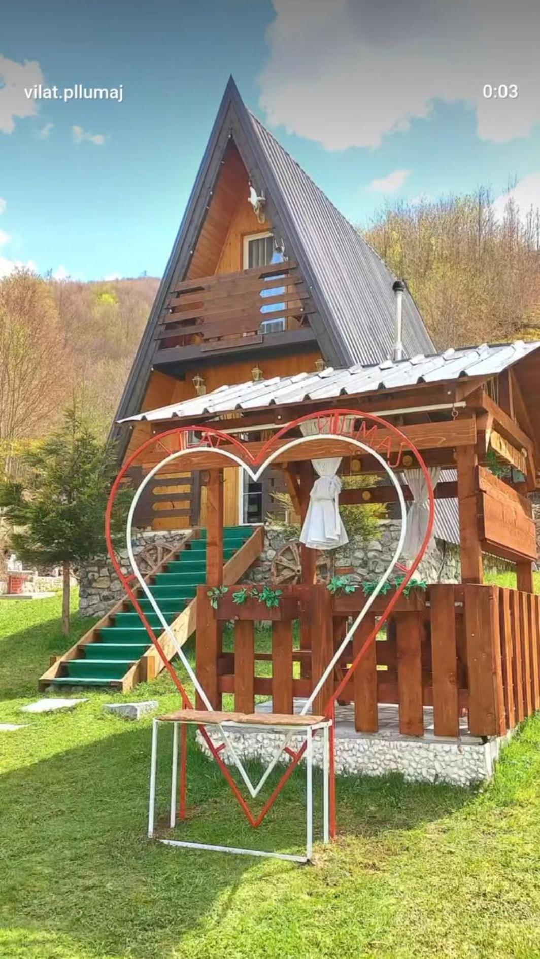 Lodge Vilat Pllumaj *